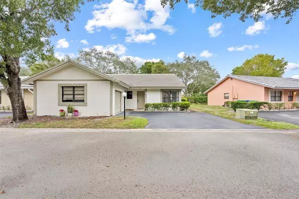 Coral Springs, FL 33071,425 Shadow Wood Ln