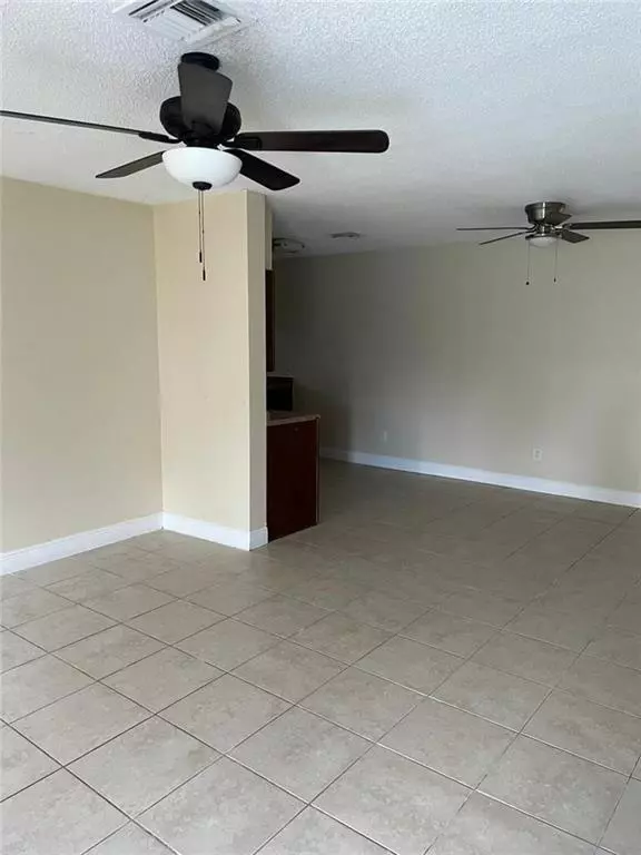 Pembroke Pines, FL 33023,6817 SW 10th St