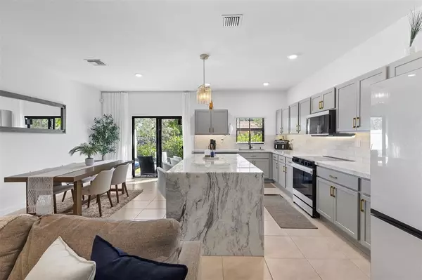 Pompano Beach, FL 33060,884 NW 3rd Ter #884