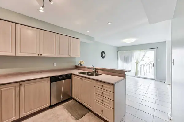 Vaughan, ON L6A 3R1,37 Kale CRES