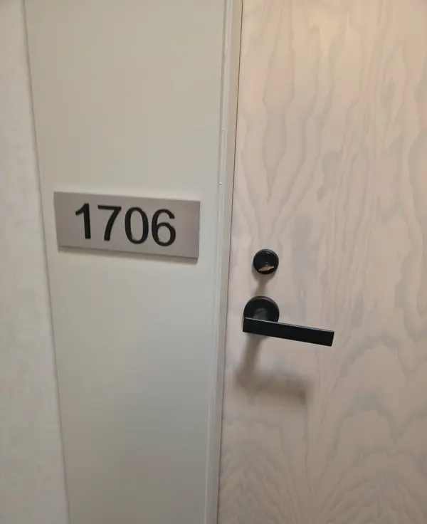 Vaughan, ON L4K 5Z7,8 Interchange WAY W #1706