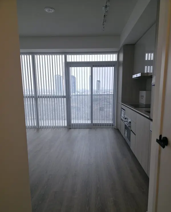 Vaughan, ON L4K 5Z7,8 Interchange WAY W #1706