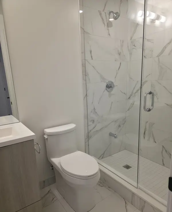 Vaughan, ON L4K 5Z7,8 Interchange WAY W #1706