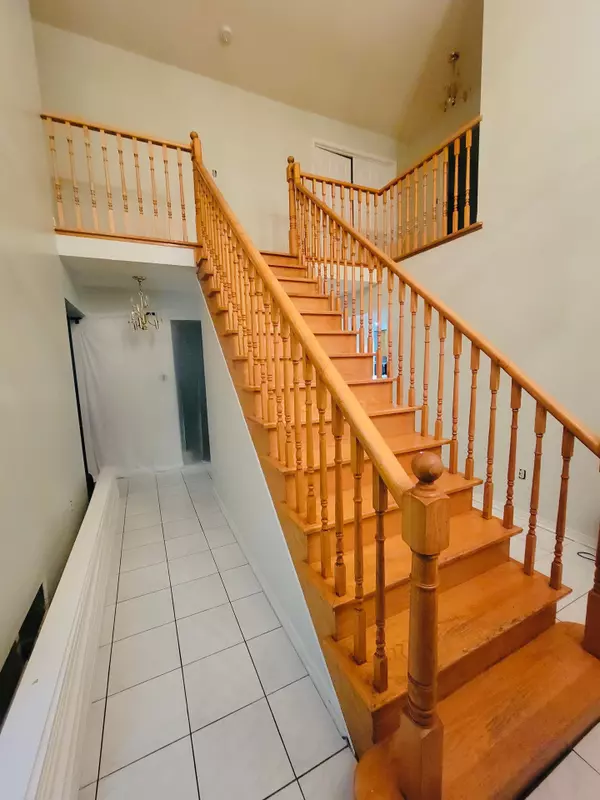 Vaughan, ON L6A 1L1,153 Fifefield DR