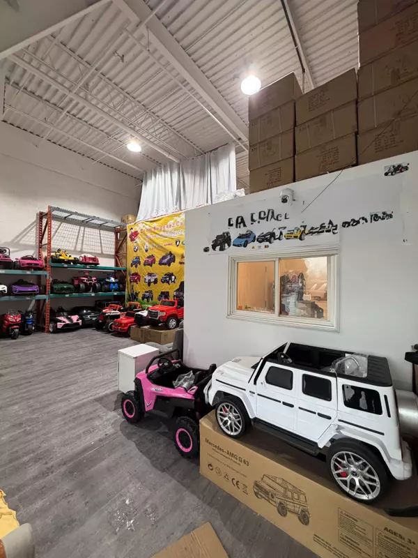 2600 John ST #212, Markham, ON L3R 3W3