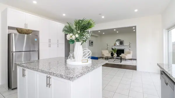 Innisfil, ON L9S 0P8,1691 Corsal CT