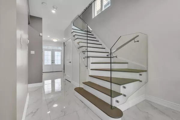 Vaughan, ON L4H 4L1,61 Zenith AVE