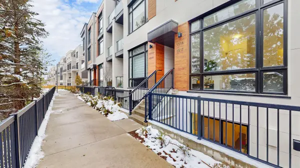 11 David Eyer RD #1517,  Richmond Hill,  ON L4S 0N3