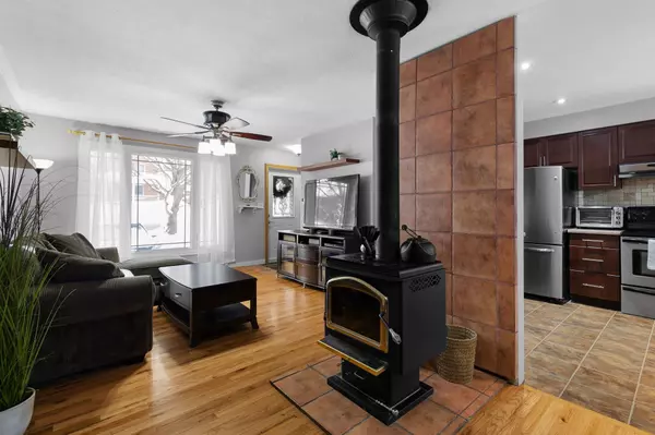 Orillia, ON L3V 3B8,268 MISSISSAGA ST W