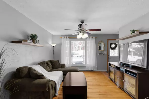 Orillia, ON L3V 3B8,268 MISSISSAGA ST W