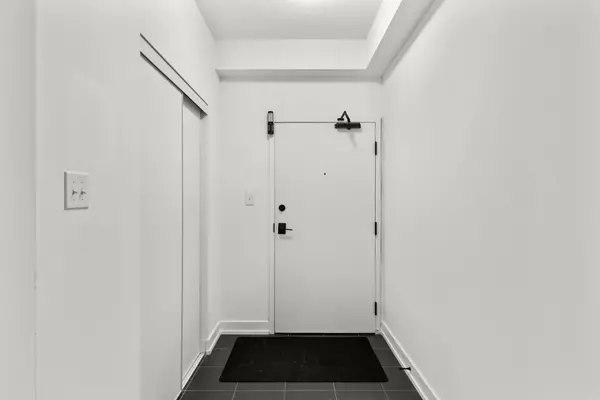 Barrie, ON L9J 0M2,4 SPICE WAY #117