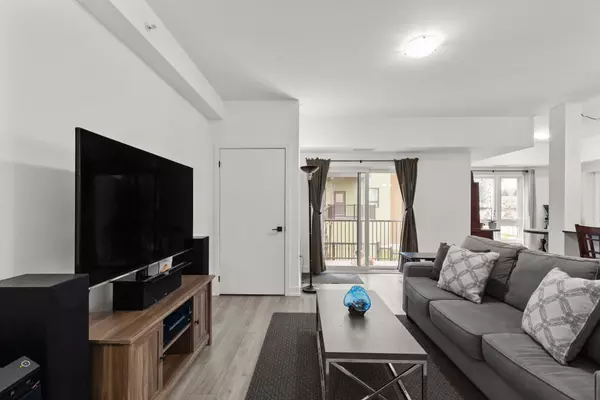 Barrie, ON L9J 0M2,4 SPICE WAY #117