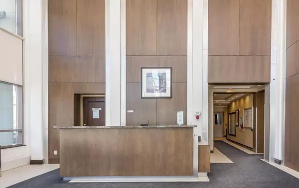 Mississauga, ON L5B 0B9,3504 Hurontario ST #2109