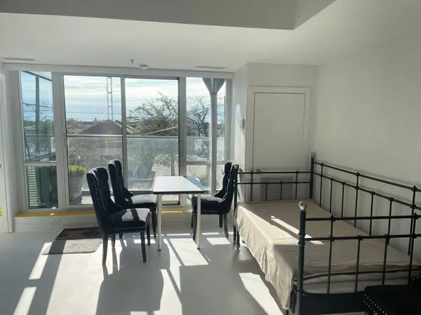 Toronto W07, ON M8Z 0C9,51 Lady Bank RD S #201