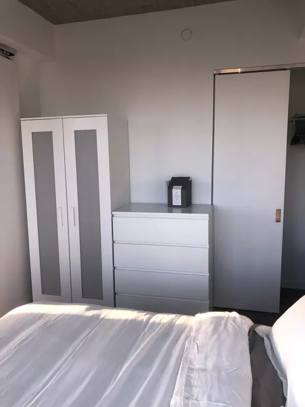 Toronto W07, ON M8Z 0G3,7 Smith CRES #419