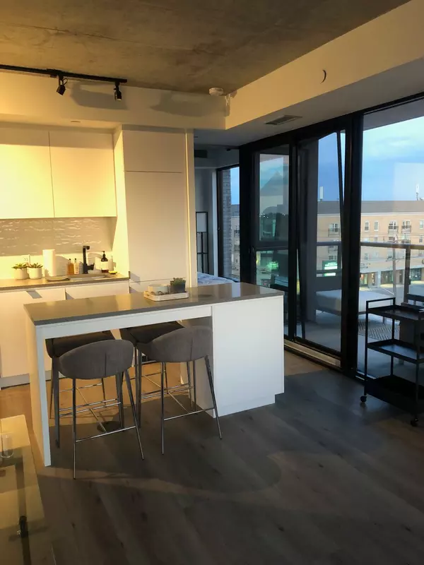 Toronto W07, ON M8Z 0G3,7 Smith CRES #419