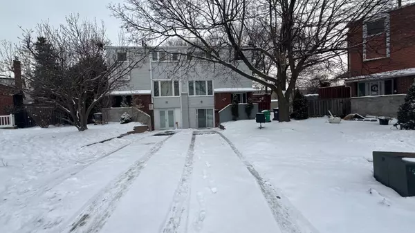 Brampton, ON L6V 2X4,10 Lynwood CT