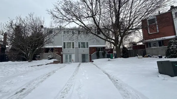 Brampton, ON L6V 2X4,10 Lynwood CT