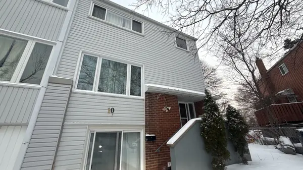 Brampton, ON L6V 2X4,10 Lynwood CT