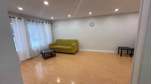 Brampton, ON L6V 2X4,10 Lynwood CT