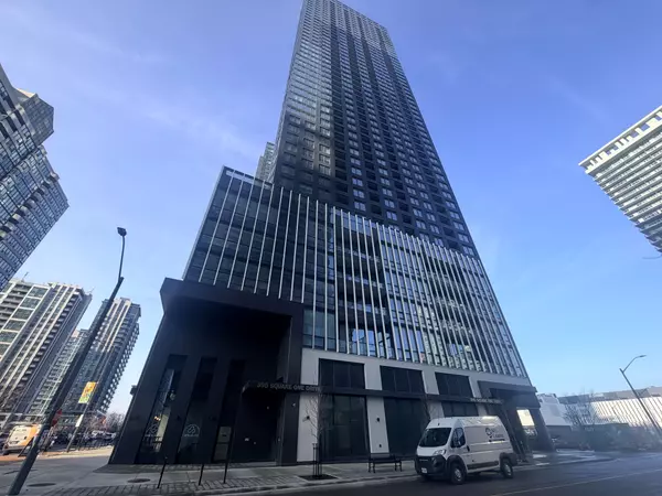 395 Square One DR #1212, Mississauga, ON L5B 0P6
