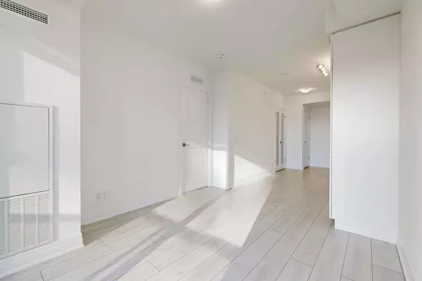 Mississauga, ON L5B 0N6,30 Elm DR W #1706