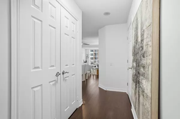 Toronto W08, ON M9B 6L9,5229 Dundas ST W #1210