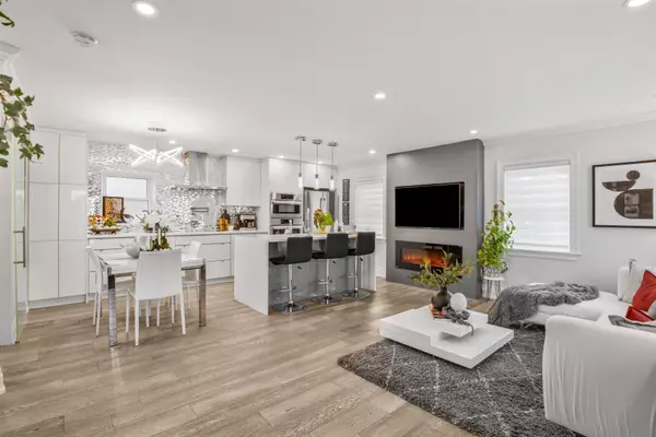 Toronto W07, ON M8Y 3E1,33 McIntosh AVE