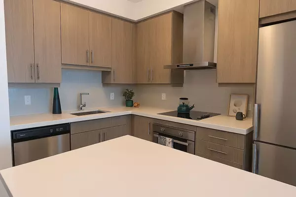 Burlington, ON L7R 2C8,2087 FAIRVIEW ST #2005