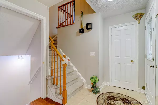 Brampton, ON L6S 5P7,32 Heathcliffe SQ