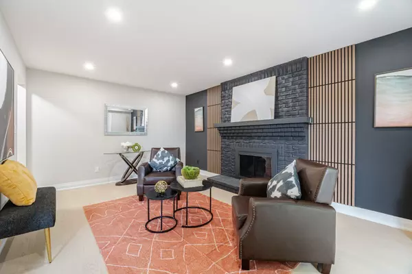 Burlington, ON L7P 4G3,2392 Arnold CRES