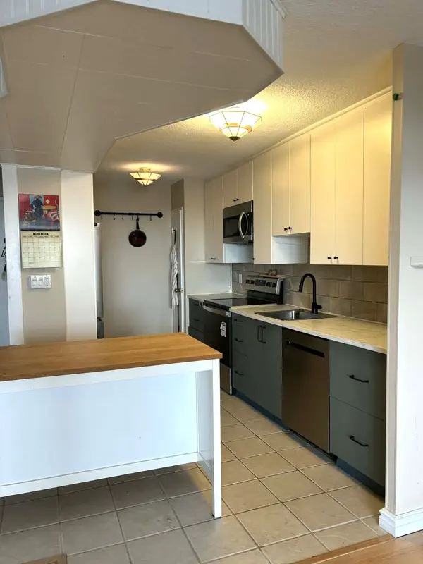 Alta Vista And Area, ON K1G 3T7,1785 Frobisher DR #1009