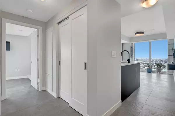 Dows Lake - Civic Hospital And Area, ON K1S 5W9,805 Carling AVE #3201