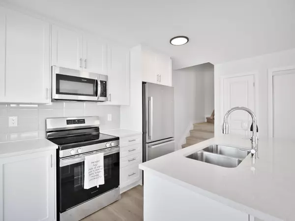 Barrhaven, ON K2J 7N8,401 Glenroy Gilbert DR #18