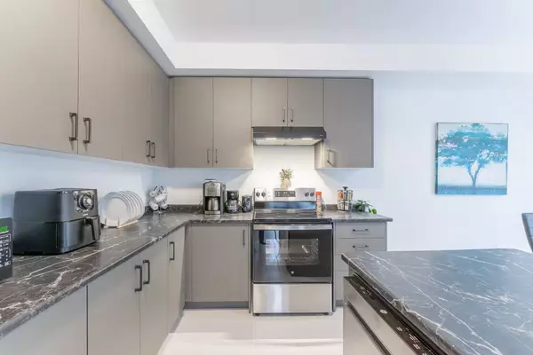 Thorold, ON L2V 0B8,120 Velvet WAY