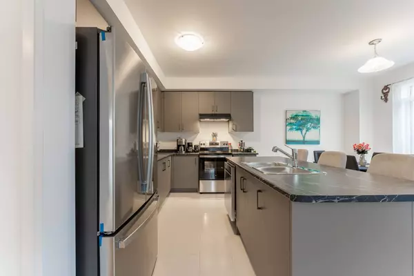 Thorold, ON L2V 0B8,120 Velvet WAY