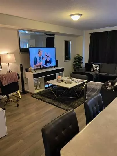 8291 Tulip Tree DR, Niagara Falls, ON L2H 0N4