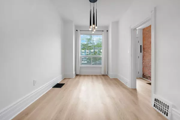 Hamilton, ON L8R 2M5,175 MacNab ST N