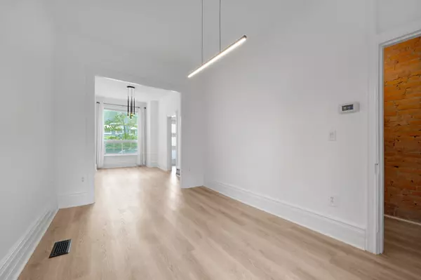 Hamilton, ON L8R 2M5,175 MacNab ST N