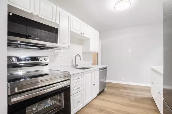 Alta Vista And Area, ON K1G 0C4,1327 Avenue S AVE