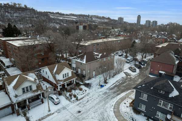 90 Tisdale ST S, Hamilton, ON L8N 2W2