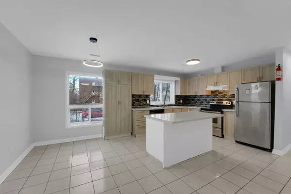 Hamilton, ON L8N 2W2,90 Tisdale ST S