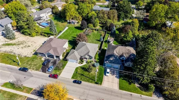 Kitchener, ON N2R 1M8,430 Caryndale DR