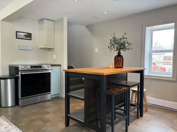 Renfrew, ON K7V 2L2,138 Blake ST