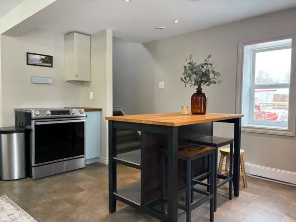 Renfrew, ON K7V 2L2,138 Blake ST