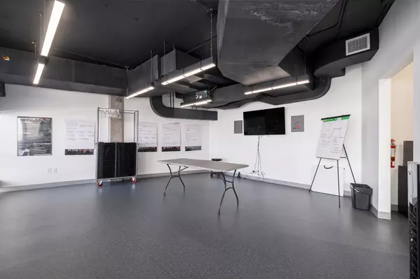 Britannia Heights - Queensway Terrace N And Area, ON K2B 7G1,2300 CARLING AVE #200