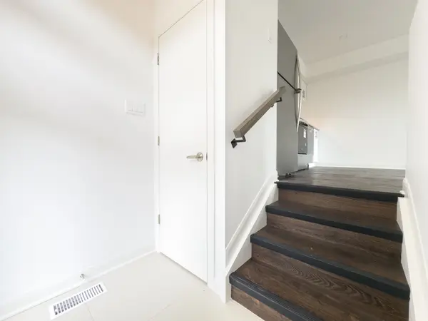 South Of Baseline To Knoxdale, ON K2G 4W6,25 Fair Oaks CRES #B