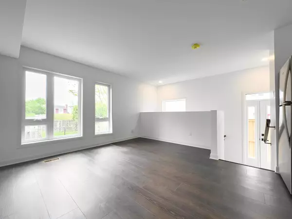 South Of Baseline To Knoxdale, ON K2G 4W6,25 Fair Oaks CRES #B