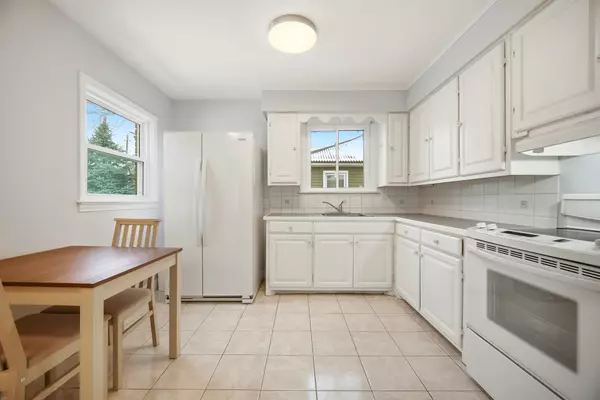 Niagara Falls, ON L2G 1J7,6001 North ST