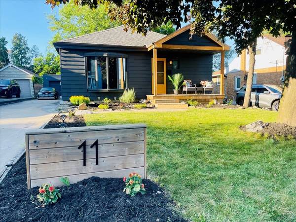 11 Scotia AVE, Hamilton, ON L8K 4X4